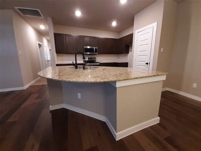 Building Photo - 25148 Pacific Wren Dr