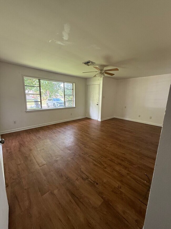Foto del edificio - 4101 Glen St