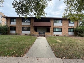 Building Photo - 1605 Monroe St
