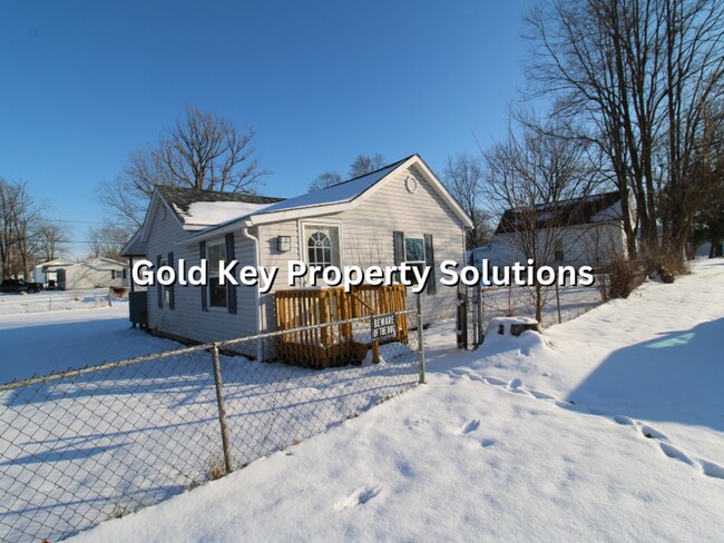 Foto del edificio - MUNCIE 1 BR 1 BA House with Huge Covered Deck and Fenced Yard (NO SECTION 8)