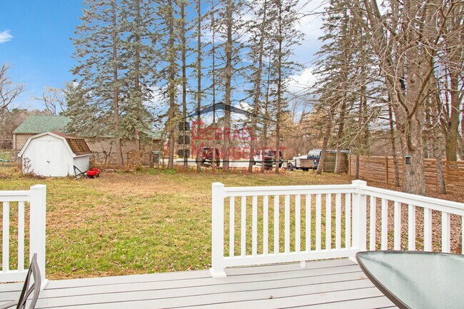 Building Photo - 522 Sun Manor Dr