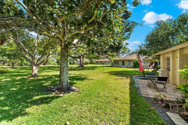 Foto del edificio - 2304 Lark Ln