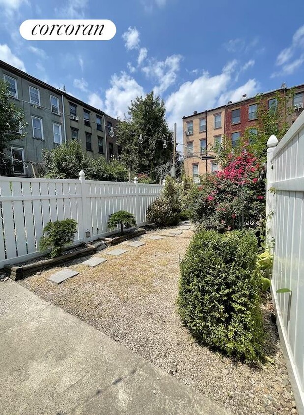 Primary Photo - 7 Macon St