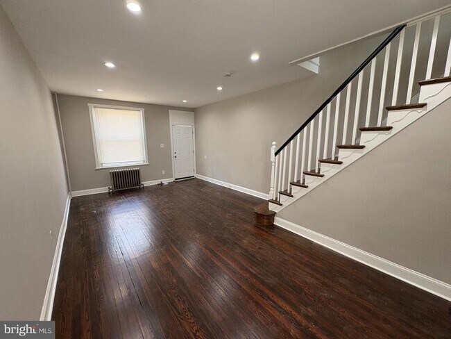 Foto del edificio - 638 W Russell St