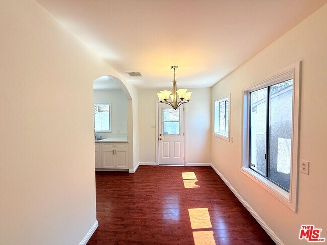 Foto del edificio - 2723 Ballard St