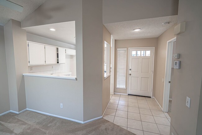Building Photo - Las Ventanas Community 2 Bedroom Condo in ...