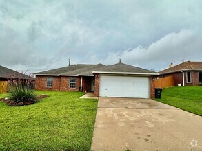 Building Photo - 3303 Solomon Dr