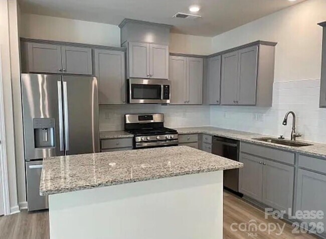 Foto del edificio - 7157 Bentz St