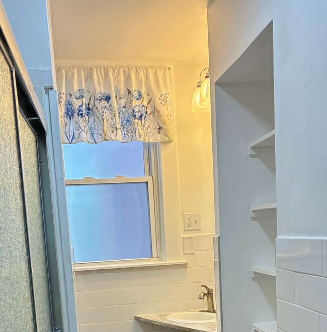 Building Photo - 12 Delaware Ter