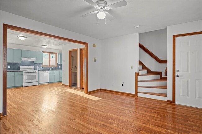 Building Photo - 44 Nellie St