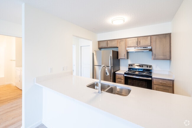 2BD, 1BA - 1,000SF - Kitchen - Gateway Apartments