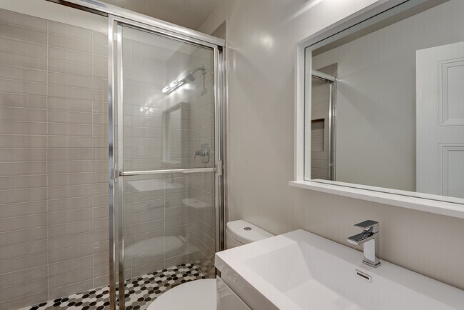Foto del edificio - 628 Fairview Ave