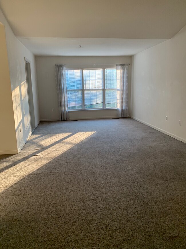 Building Photo - 2589 Carrington Way