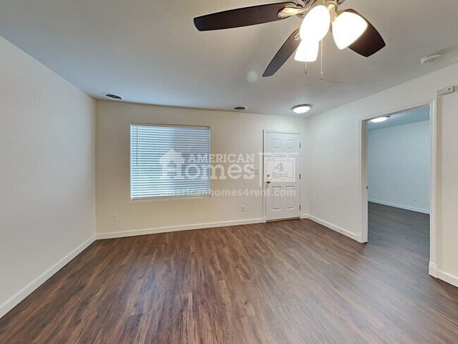 Building Photo - 96 W White Sands Drive