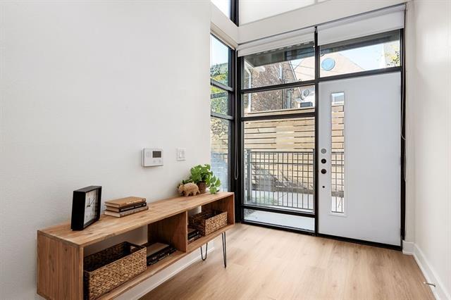 Foto del edificio - 4111 Newton Ave