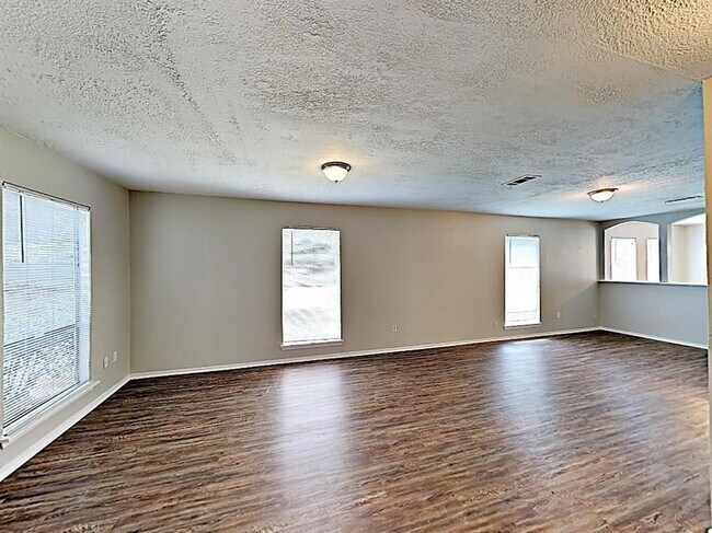 Building Photo - 4451 W Cypress Villas Dr