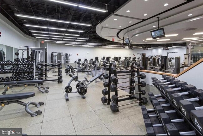 Building Photo - 1121 Arlington Blvd