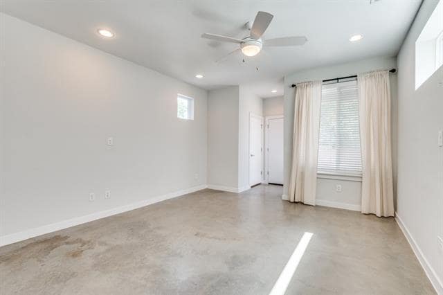 Foto del edificio - 1155 Crownview Ln