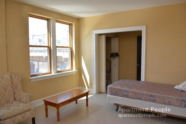 Foto principal - 1650 W Roscoe St