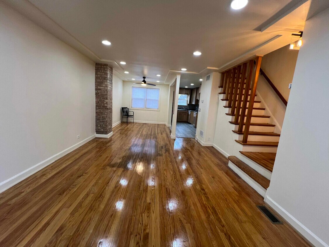 Foto principal - 7250 S Euclid Ave