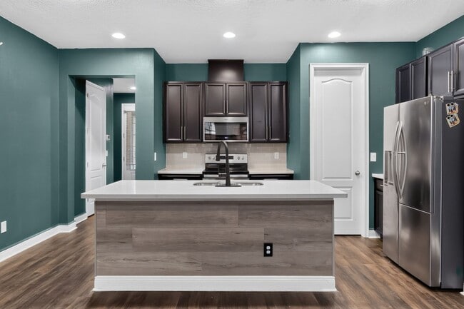 Building Photo - 6536 Calamondin Dr