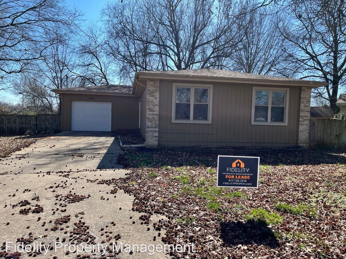 4 br, 2 bath House 520 West Downing Place House Rental in