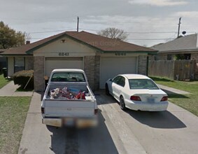 Building Photo - 6841-6843 S Creek Dr