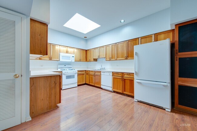 Foto del edificio - 123 W St Charles Rd