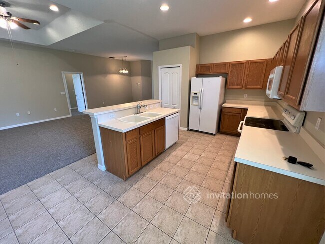 Foto del edificio - 8372 47th St Cir E