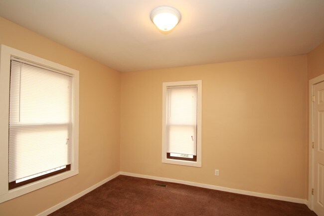 Foto del edificio - 1058 Elizabeth Ave NW