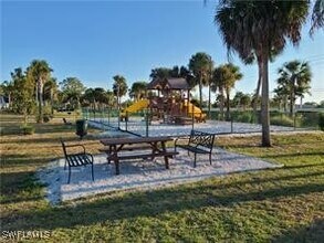 Building Photo - 124 Santa Clara Dr