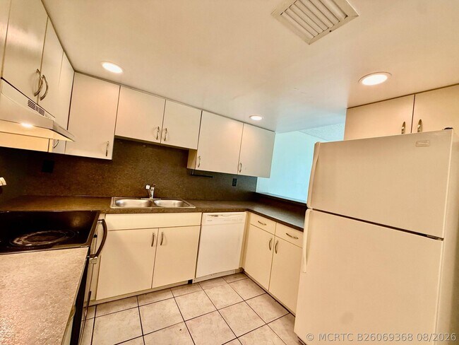 Foto del edificio - 337 Gulfstream Rd