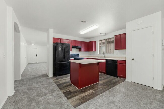 Building Photo - Tucson - House - $1,595.00 Available Octob...