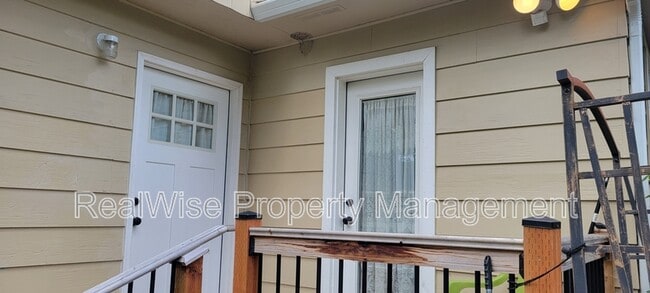 Building Photo - 602 Schroeder Ln