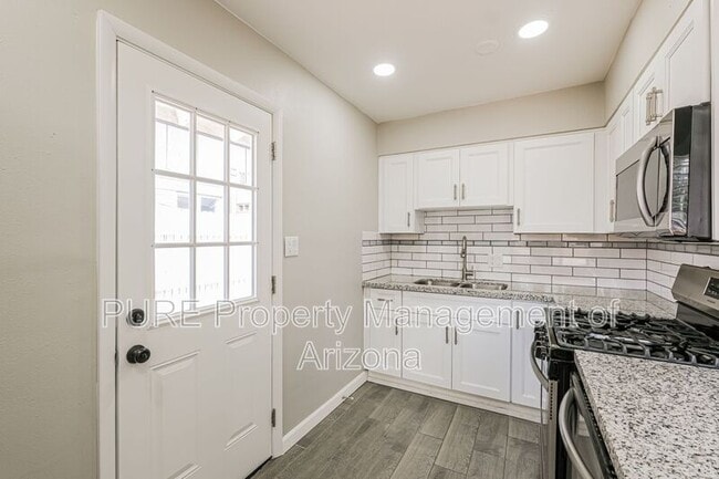 Building Photo - 3237 N 66th St