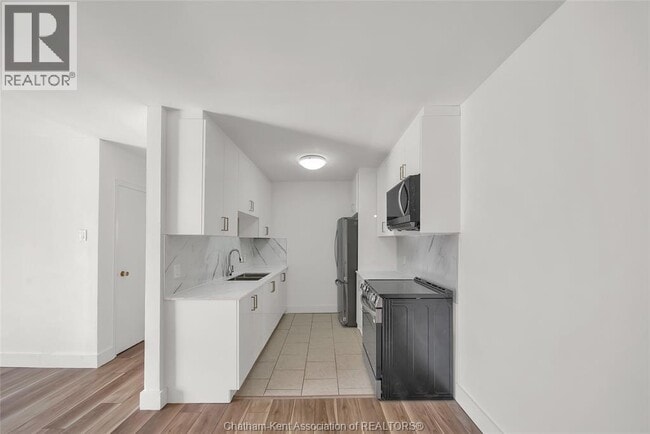 Building Photo - 25 Orchard Heights Dr