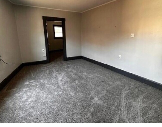 Foto del edificio - 507 Harmony Ave