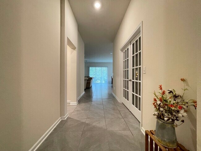 Foto del edificio - 101 Rivertown Rd