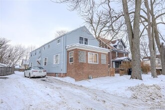 Building Photo - 1629 10th St