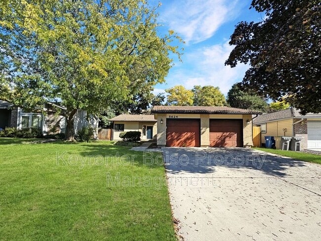 Building Photo - 5624 Drawbridge Dr