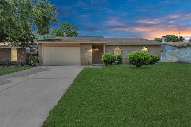 Building Photo - 14519 Edenglen Dr