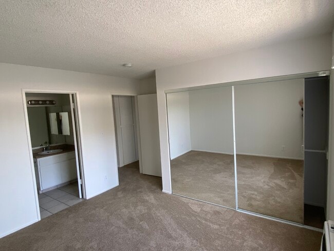 Building Photo - 3414 Jasmine Ave