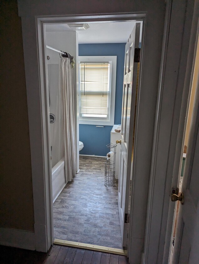 Building Photo - 1305 W Macon St