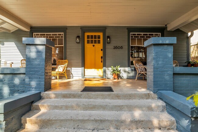 Foto del edificio - 2606 Hopkins St