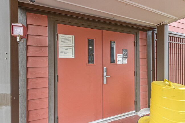Foto del edificio - 1025 Swanson St