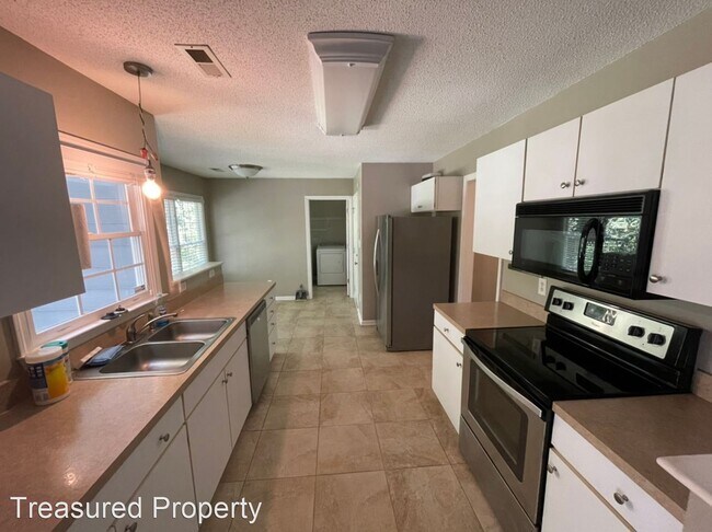 Foto del edificio - 3 br, 2.5 bath House - 14 Brevard Ct