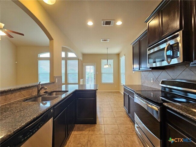 Building Photo - 7112 Cokui Dr