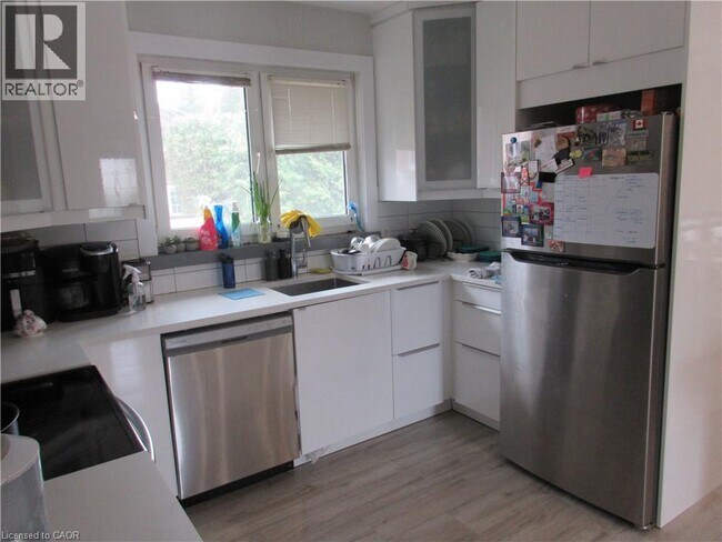 Building Photo - 75 Richwill Rd