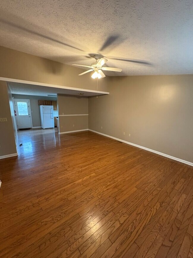 Building Photo - 1801 Brookline Ct