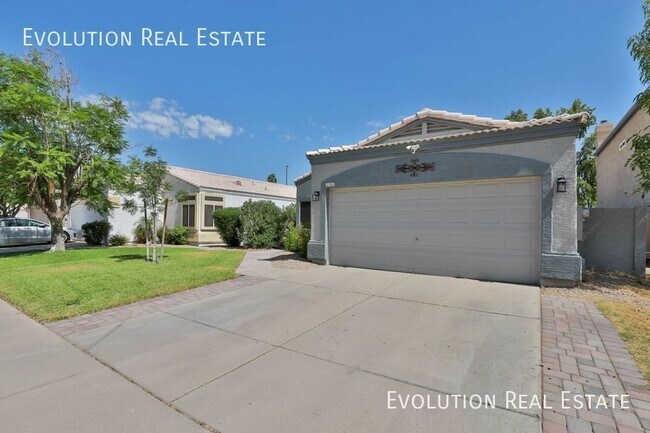 Photo - 1542 E Beacon Dr House